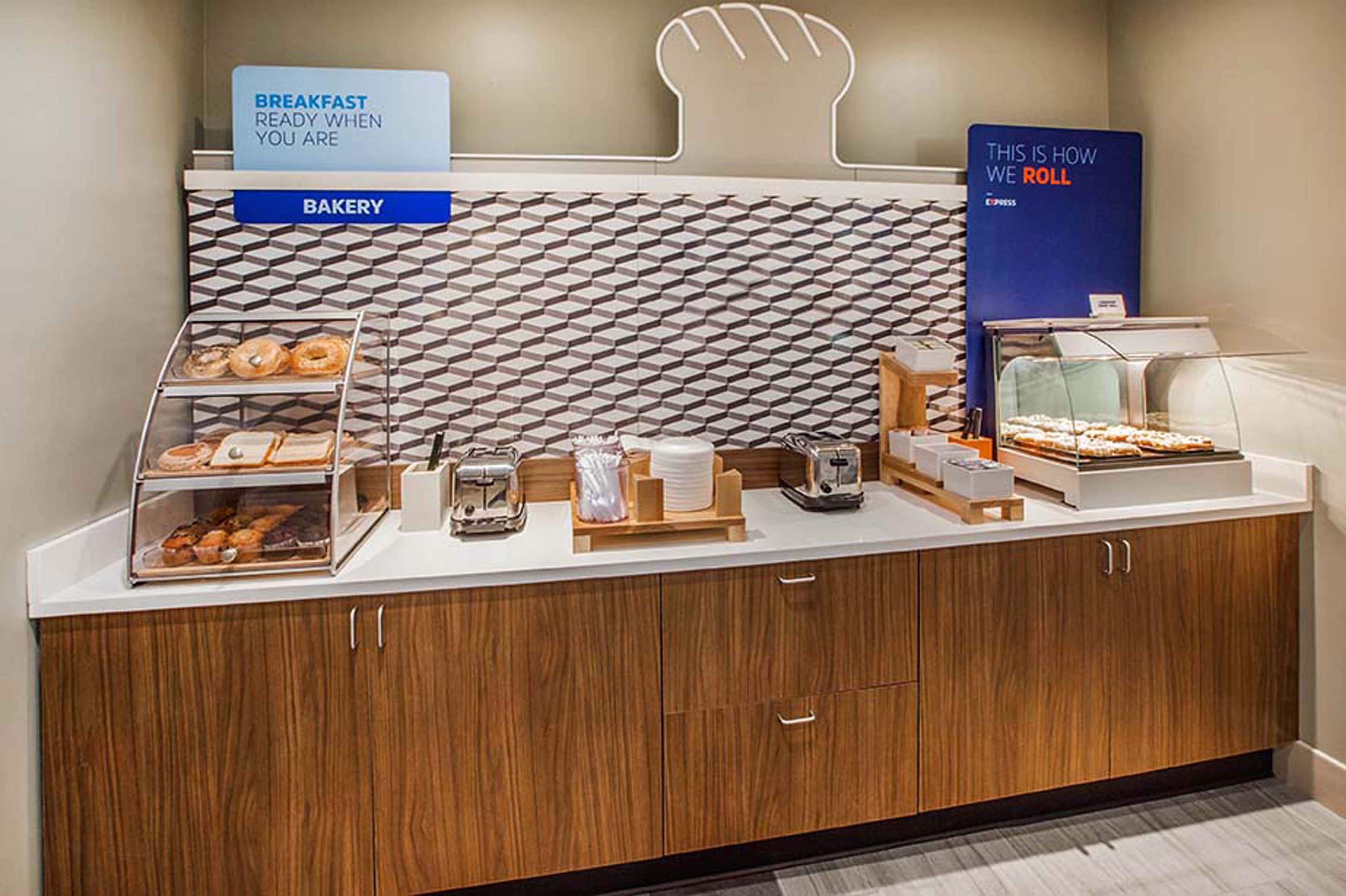 Holiday Inn Express Hotel & Suites Memphis Southwind By Ihg Bagian luar foto